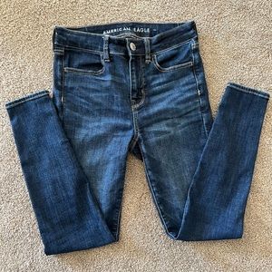 American Eagle Mid Rise skinny Jean - 4 Short